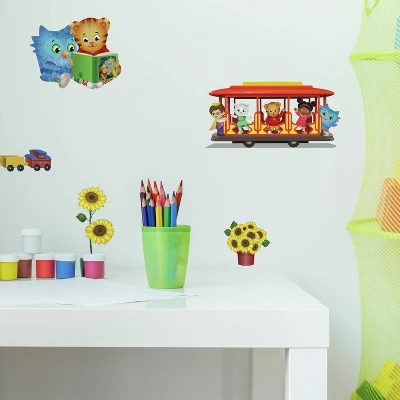 Daniel Tiger Peel And Stick Wall Decals - RoomMates 4 Daniel Tiger Peel And Stick Wall Decals - RoomMates - Image 2