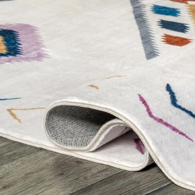 NuLOOM Marj Southwestern Kids Machine Washable Area Rug 5 NuLOOM Marj Southwestern Kids Machine Washable Area Rug - Image 3